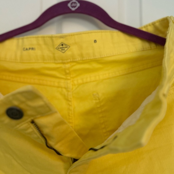 Bright yellow capri's. St Johns Bay. Size 8. Great condition - Picture 2 of 4